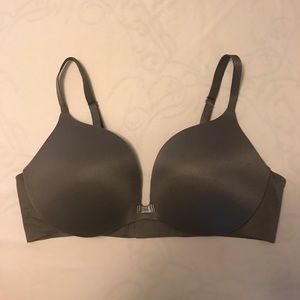 Victoria's Secret wireless push-up bra ||38C||