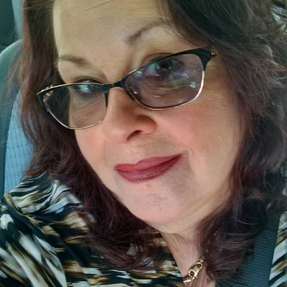 Meet your Posher, Elaine