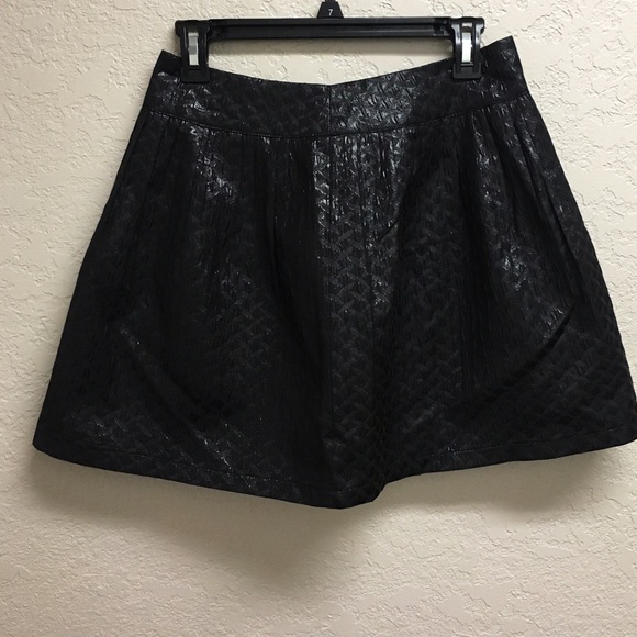 Black Metallic Mini Skirt - Picture 3 of 3