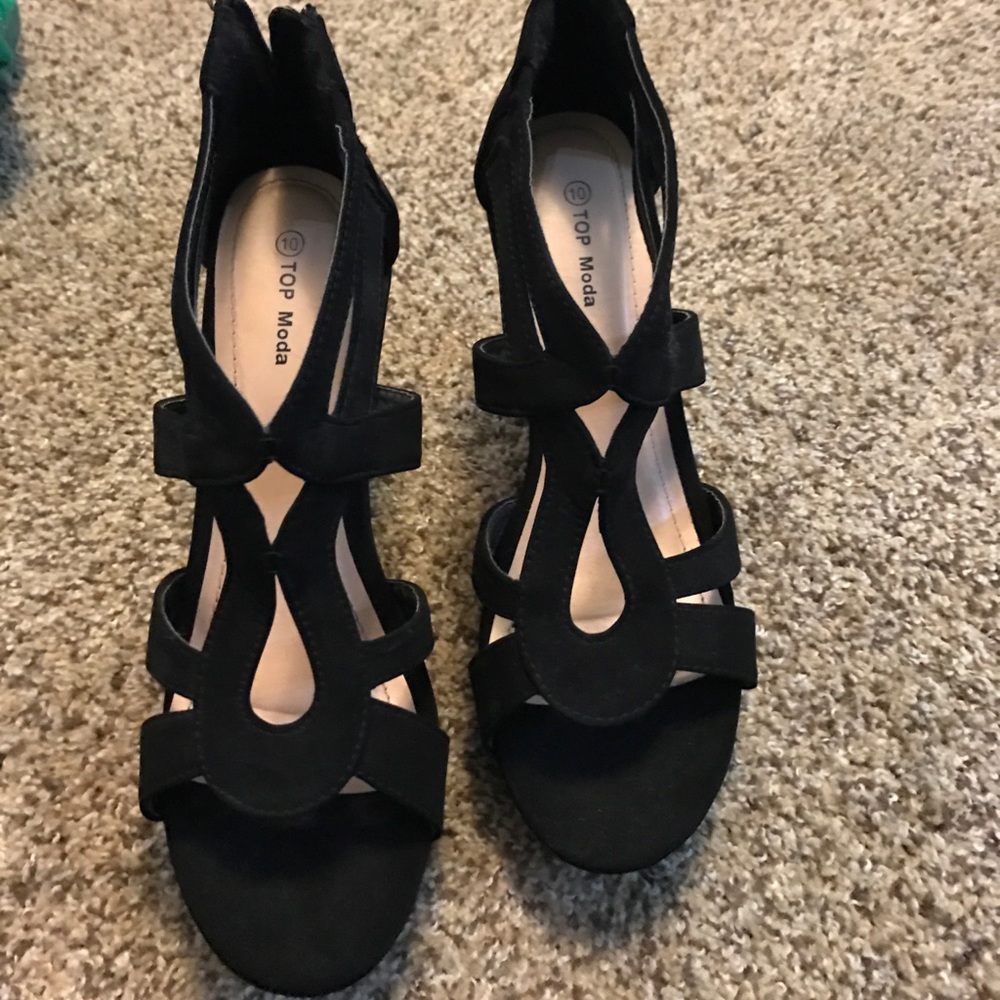 Cute wedges only worn a few times