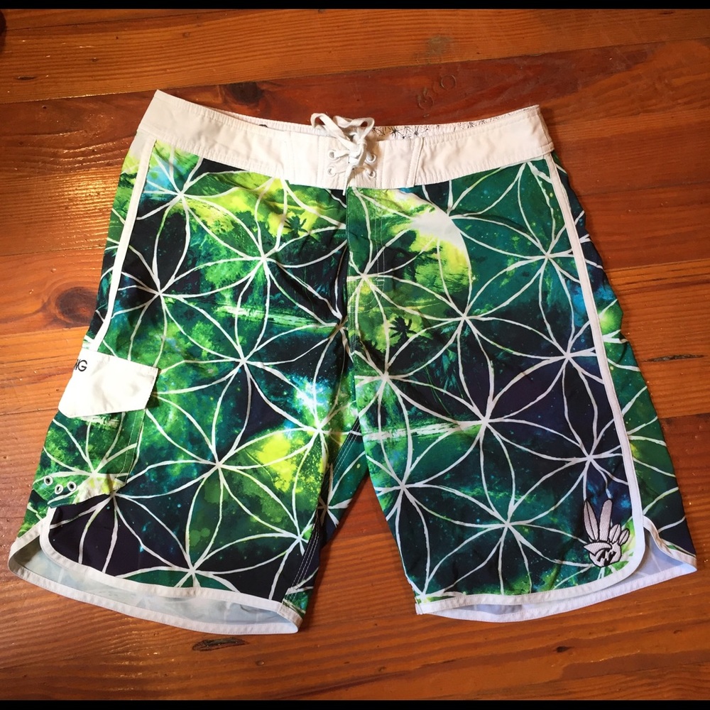 Billabong board shorts size 34