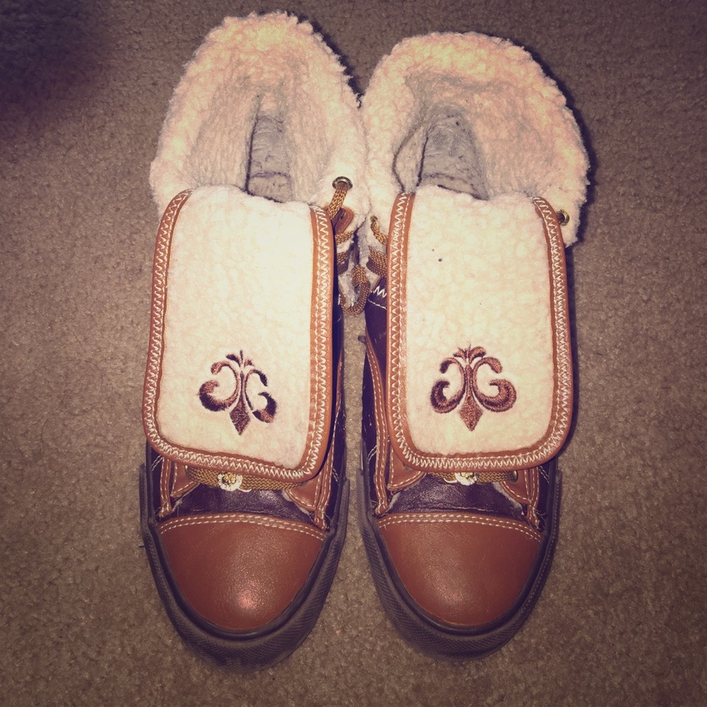 House of Dereon Sneakers