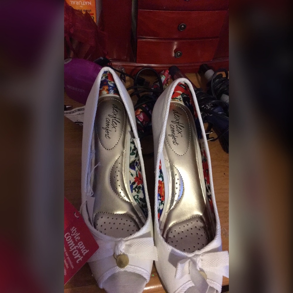 Heels - Picture 1 of 1