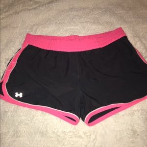 Like new Under Armour shorts 💘