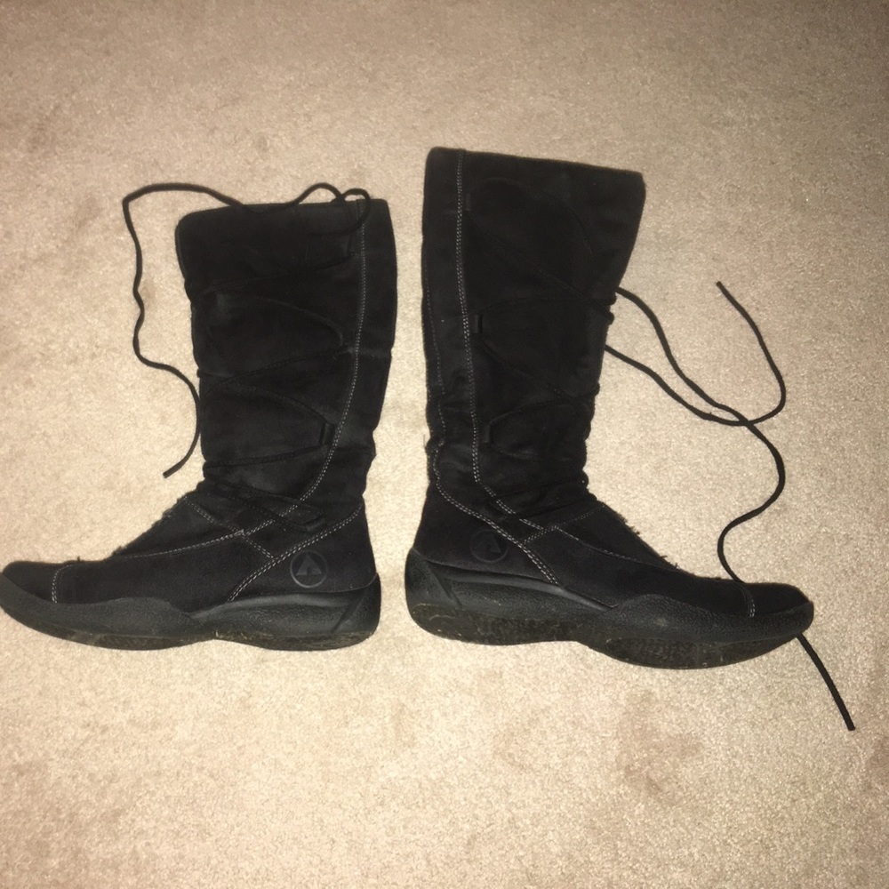 Lace up Airwalk Boots