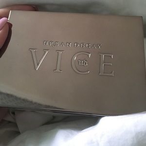 Urban decay vice lipstick palette