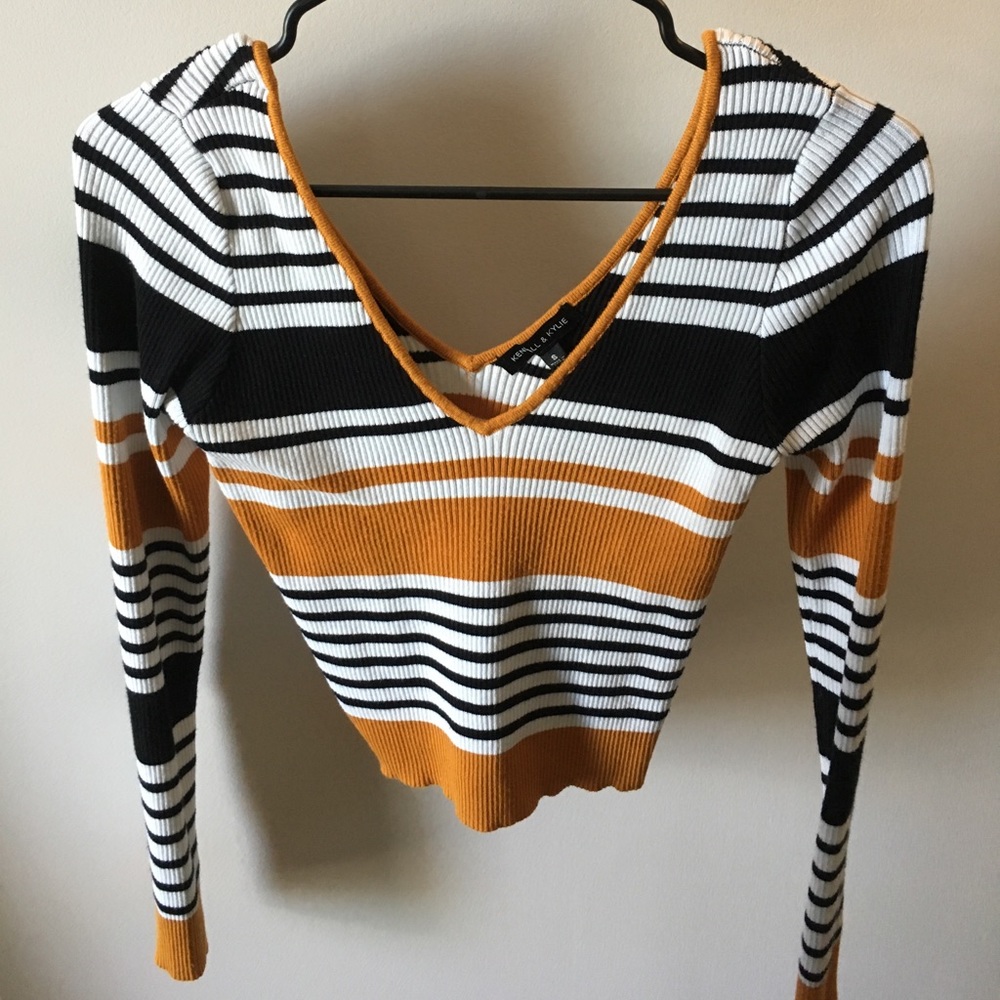 Long sleeve crop top