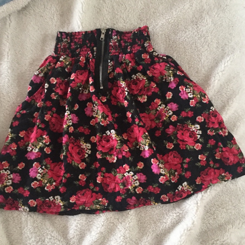 Floral skirt, Junior size small