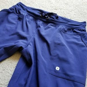 NWOT - Cool Soybu Capri joggers - Large