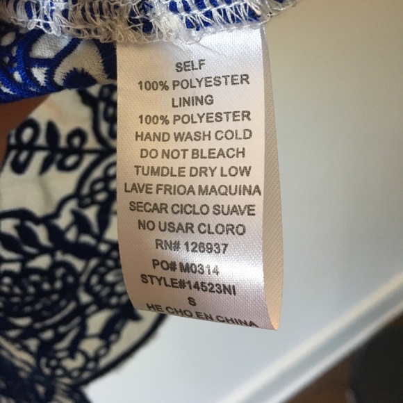 Adorable Tobi crop with scalloped bottom - Picture 4 of 4