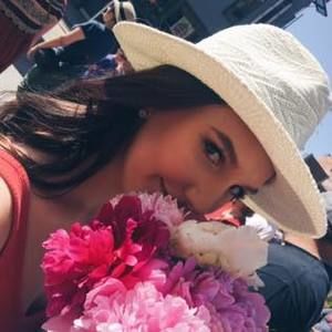 Meet your Posher, Isabel