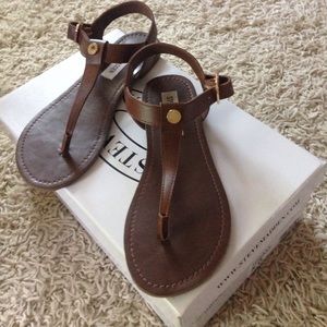 Steve Madden Hiwayy Sandals