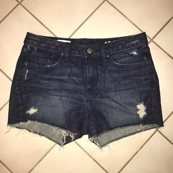 Mid rise jean shorts slightly destructed - Picture 1 of 2