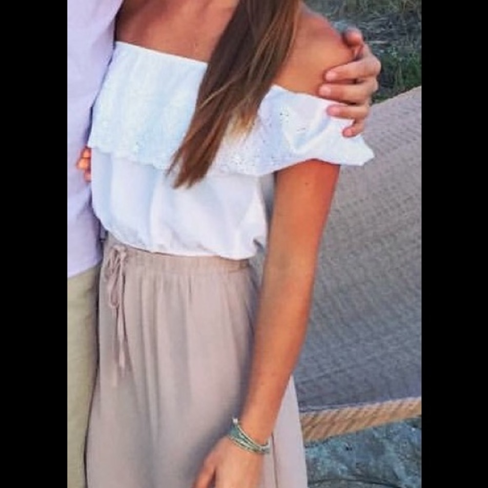 White off the shoulder crop too