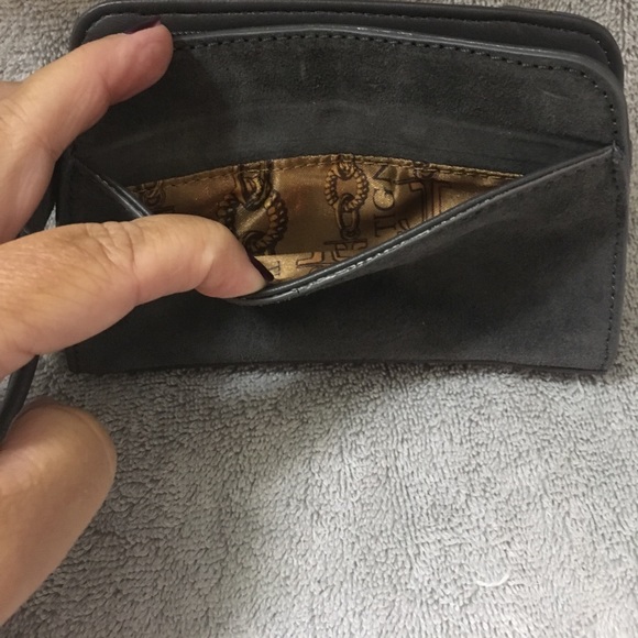 Tignanello Wristlet NWOT - Picture 3 of 4