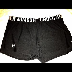 Black Under Armour shorts❤️