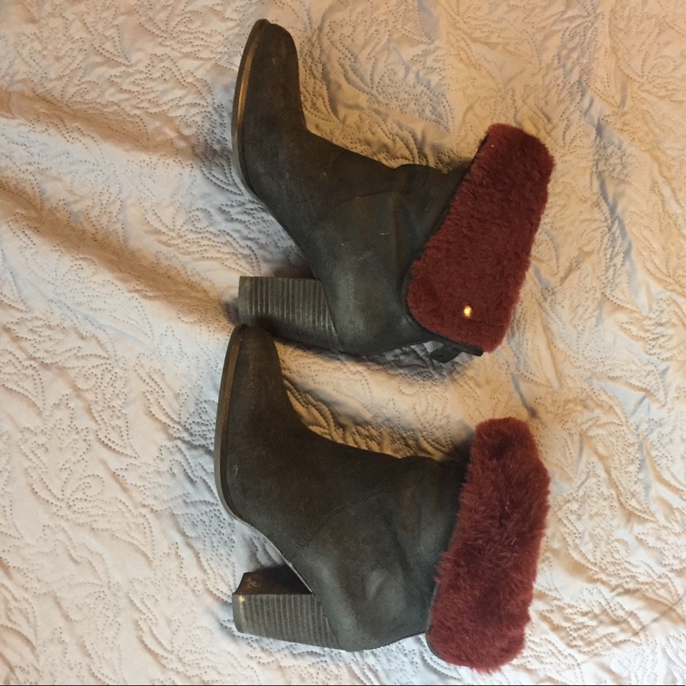 Lightly Worn, Ugg Boots with Fur Lining