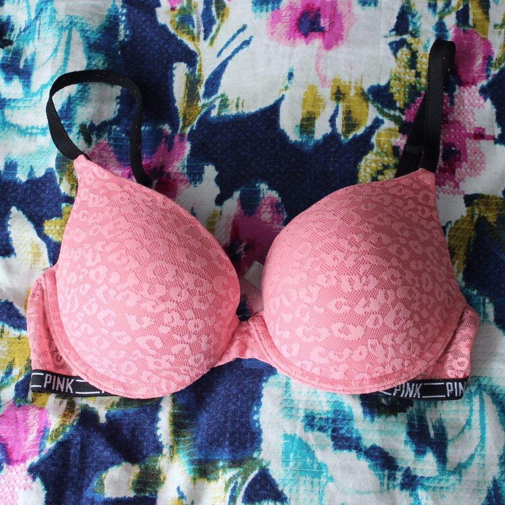 VS PINK Leopard Print Wear Everywhere Bra