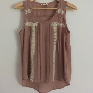 lace detail tank top