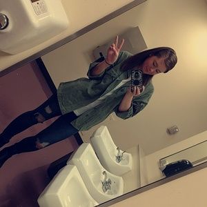 Meet your Posher, Madison