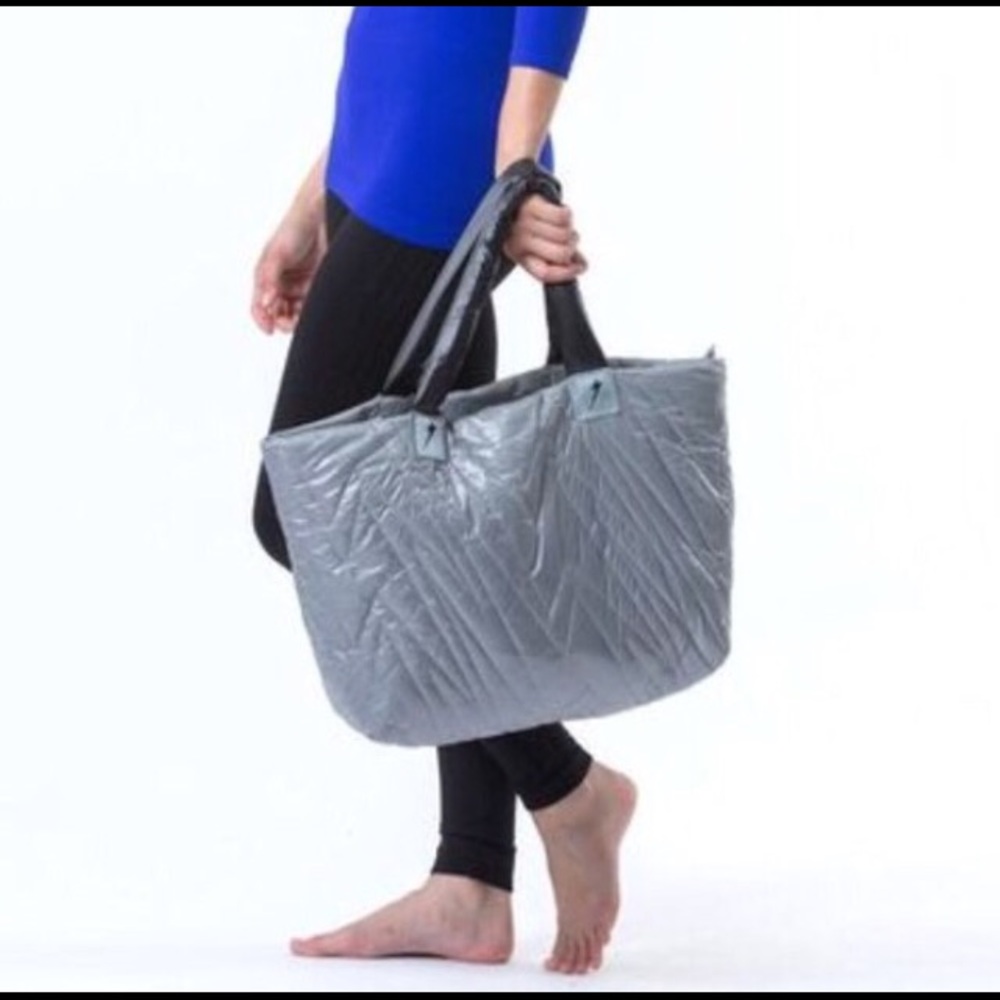 LAST ONE! HP🍏 Electric Yoga Ultra Light Tote - Picture 3 of 5