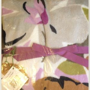 Vera Bradley Throw Blanket NWT