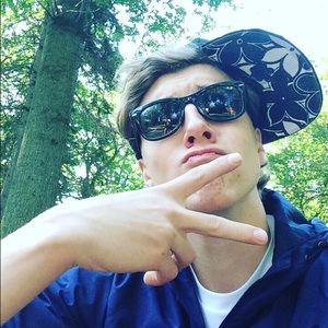 Meet your Posher, Kyle