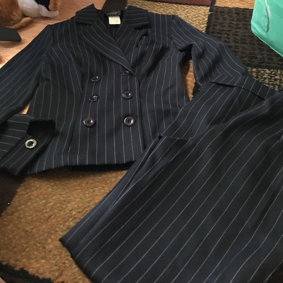 City Triangles Jackets & Blazers - Woman's suit size 3