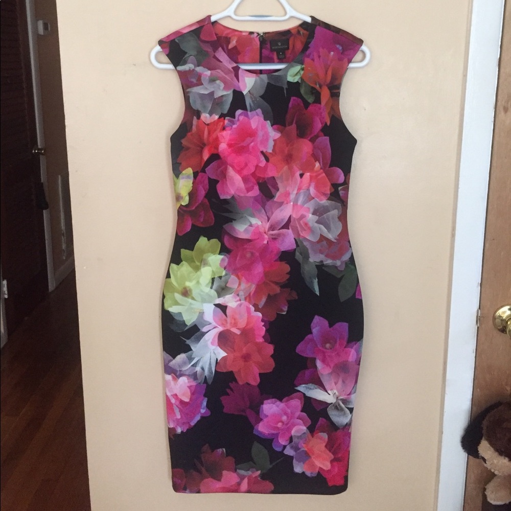 Sleeveless floral scuba dress