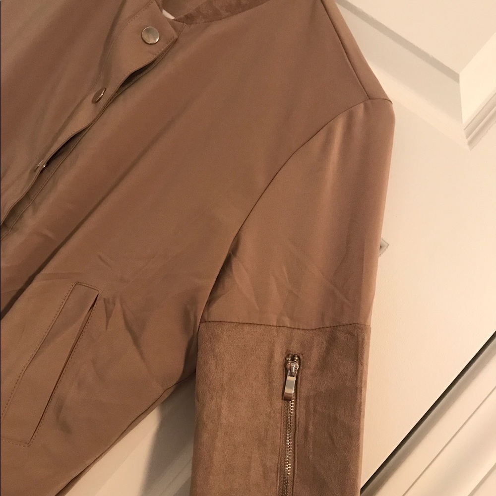 Bomber jacket - Picture 3 of 3