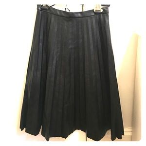 J.Crew Black Faux Leather Pleated Skirt. 00