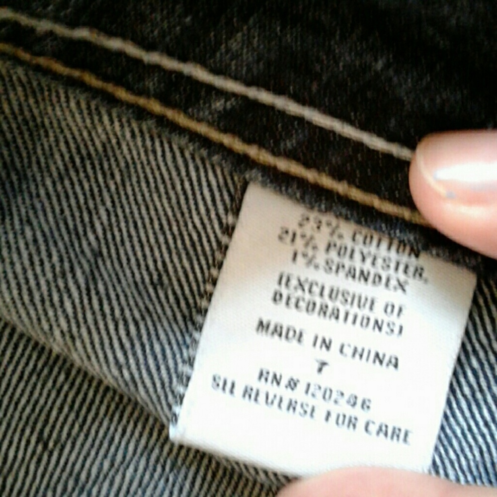 Shorts - Picture 3 of 3