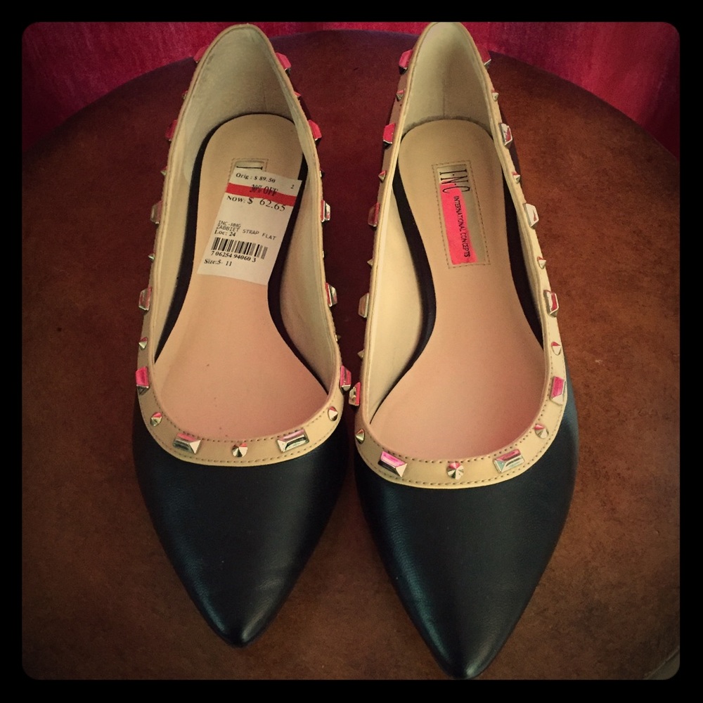 Inc black flats