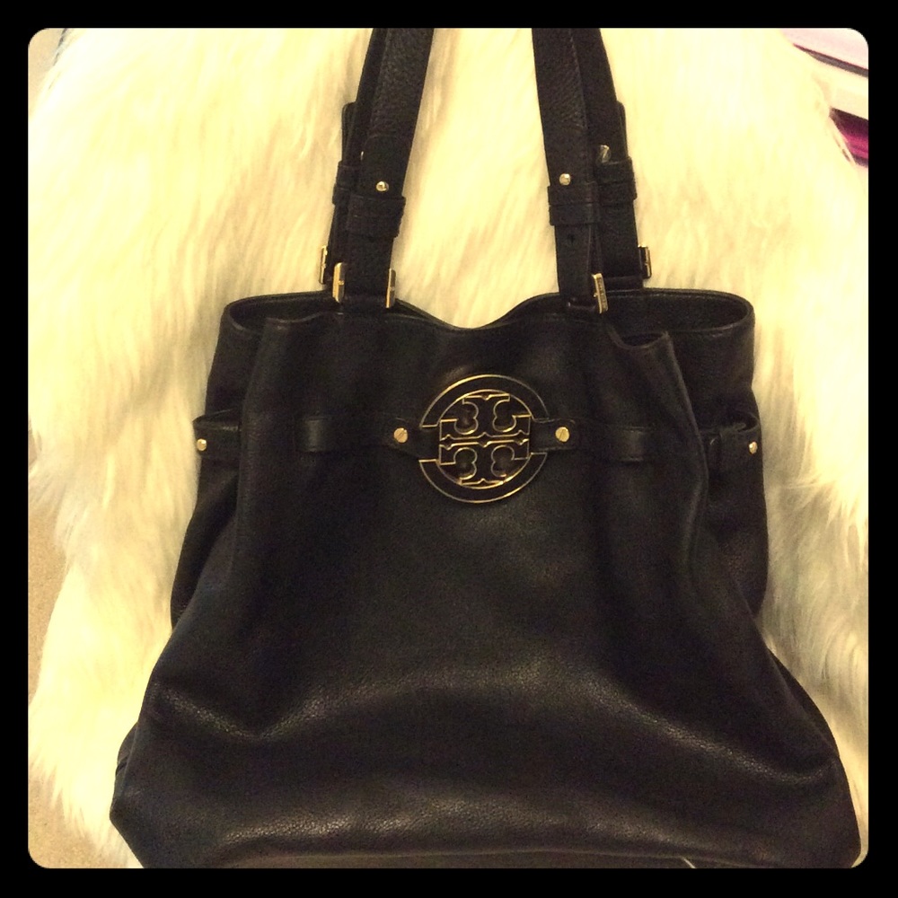 SOLD ✔️Authentic Tory Burch Amanda tote