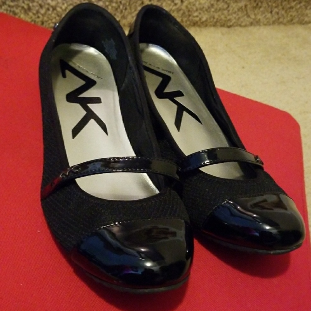 Anne Klein sports flats