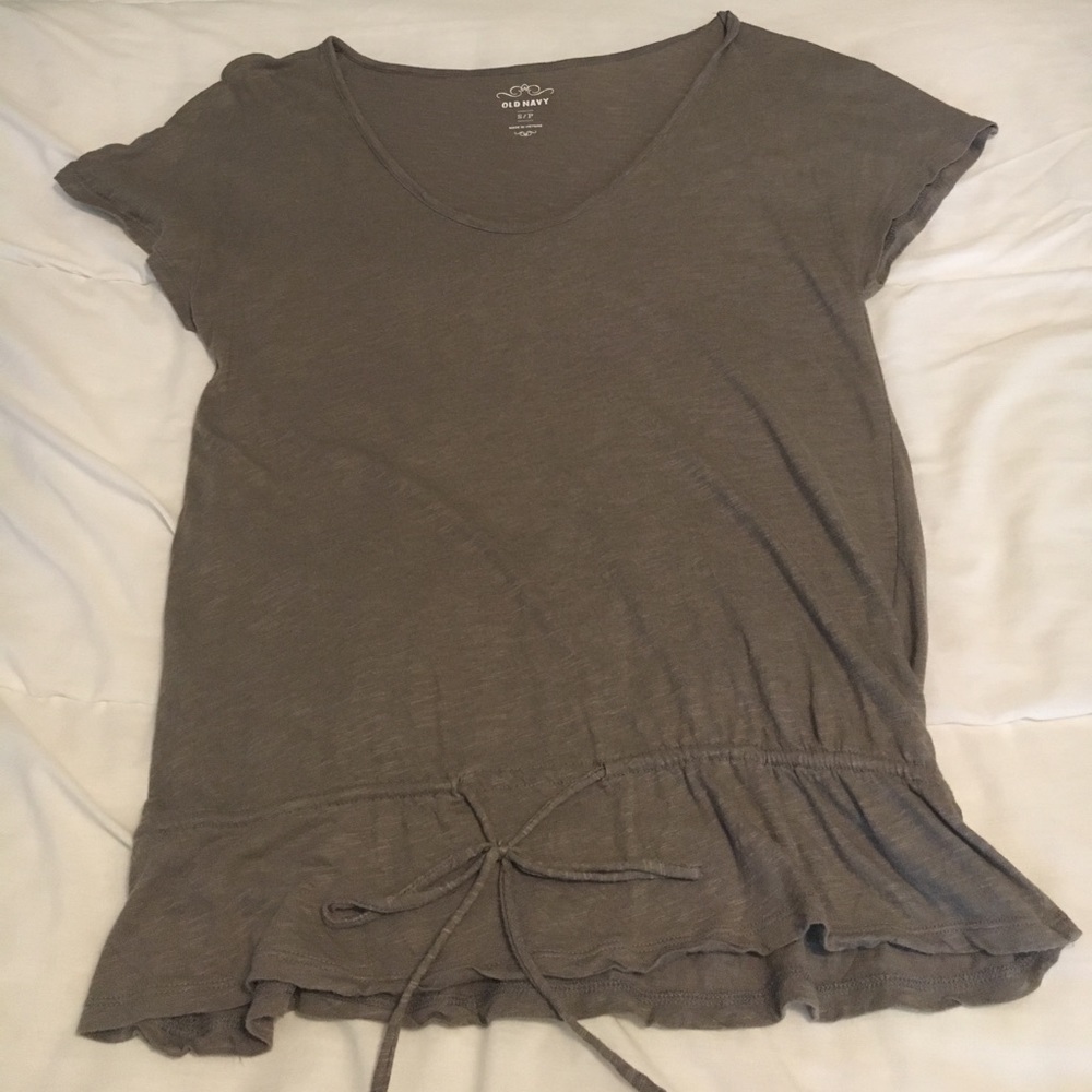 Old Navy tee with tie-ruffle trim