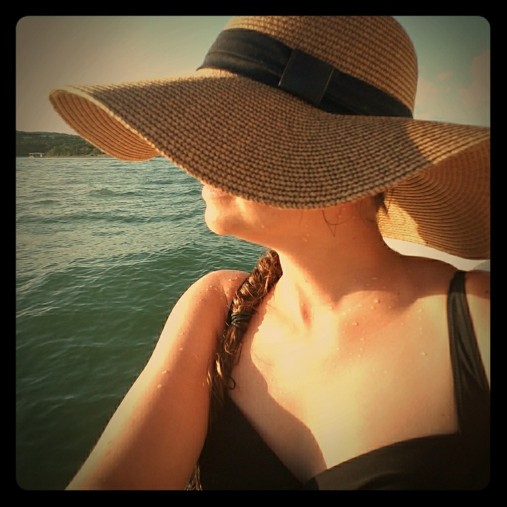 Meet your Posher, Earlita