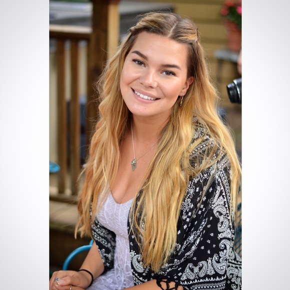 Meet your Posher, Eden - Picture 1 of 1