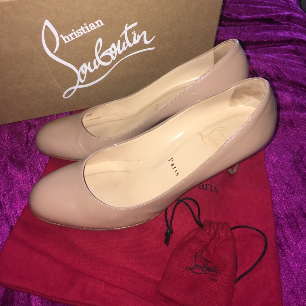 Christian Louboutin simple pump nude
