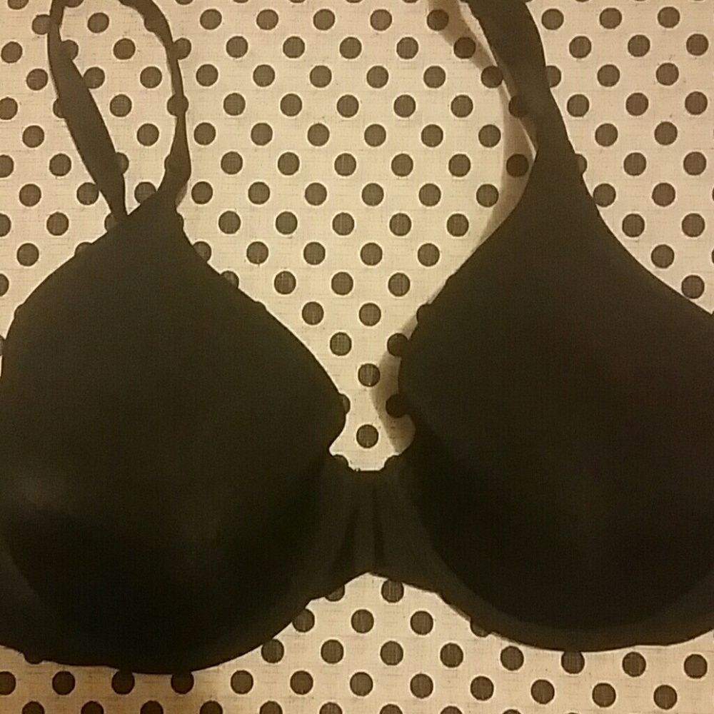 Black underwire bra