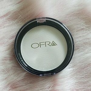 Ofra translucent pressed powder oil control