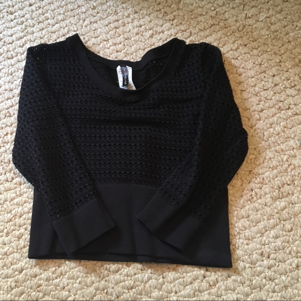 Gently used black crop top, can be used for dance