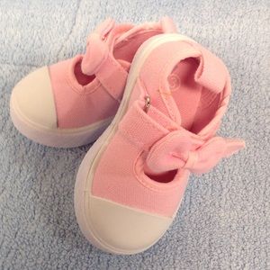 Hard bottom baby shoes