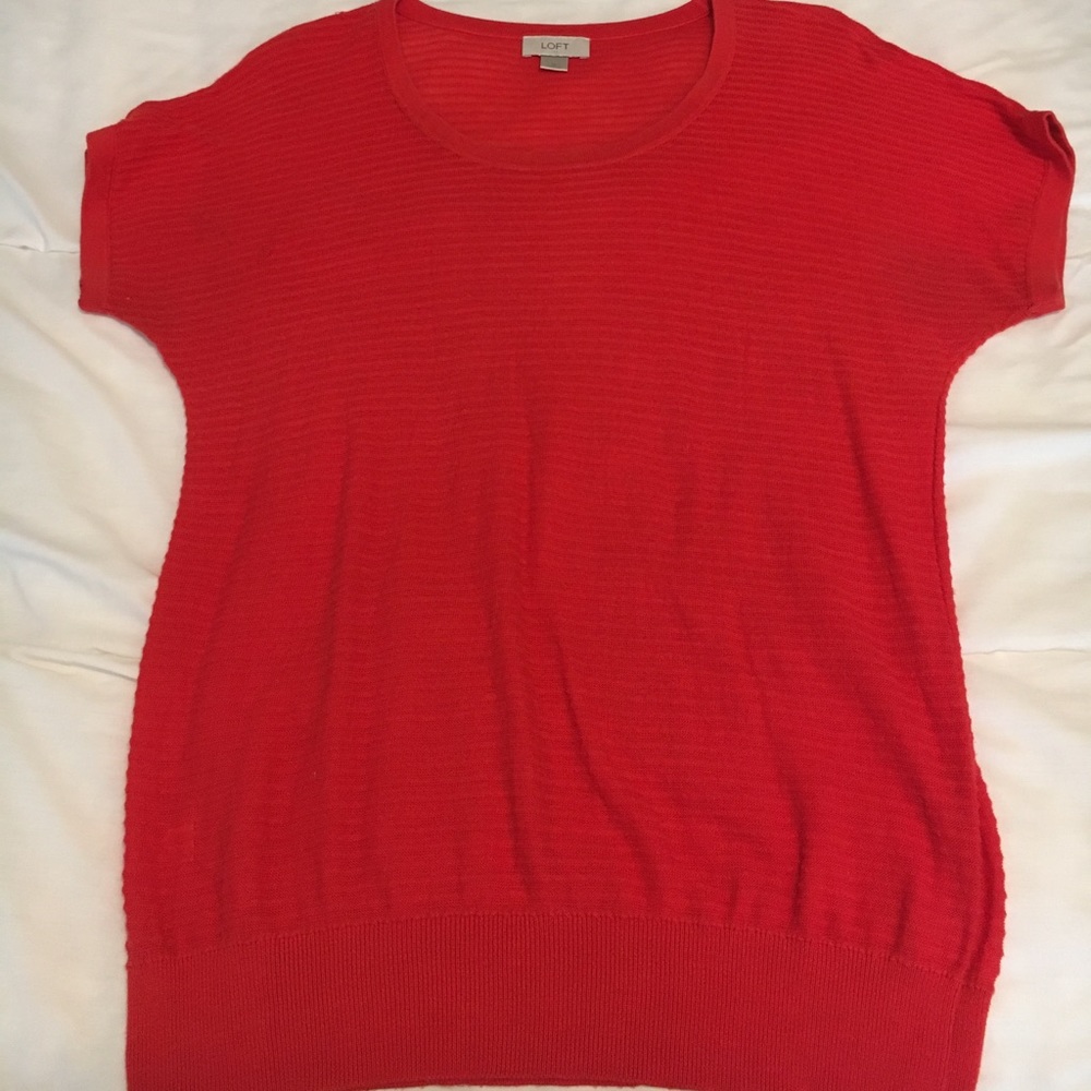 Red-orange ribbed sweater tee