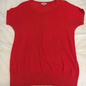Red-orange ribbed sweater tee