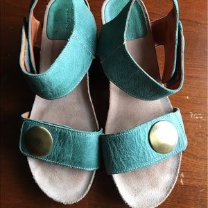 Täos Sandals