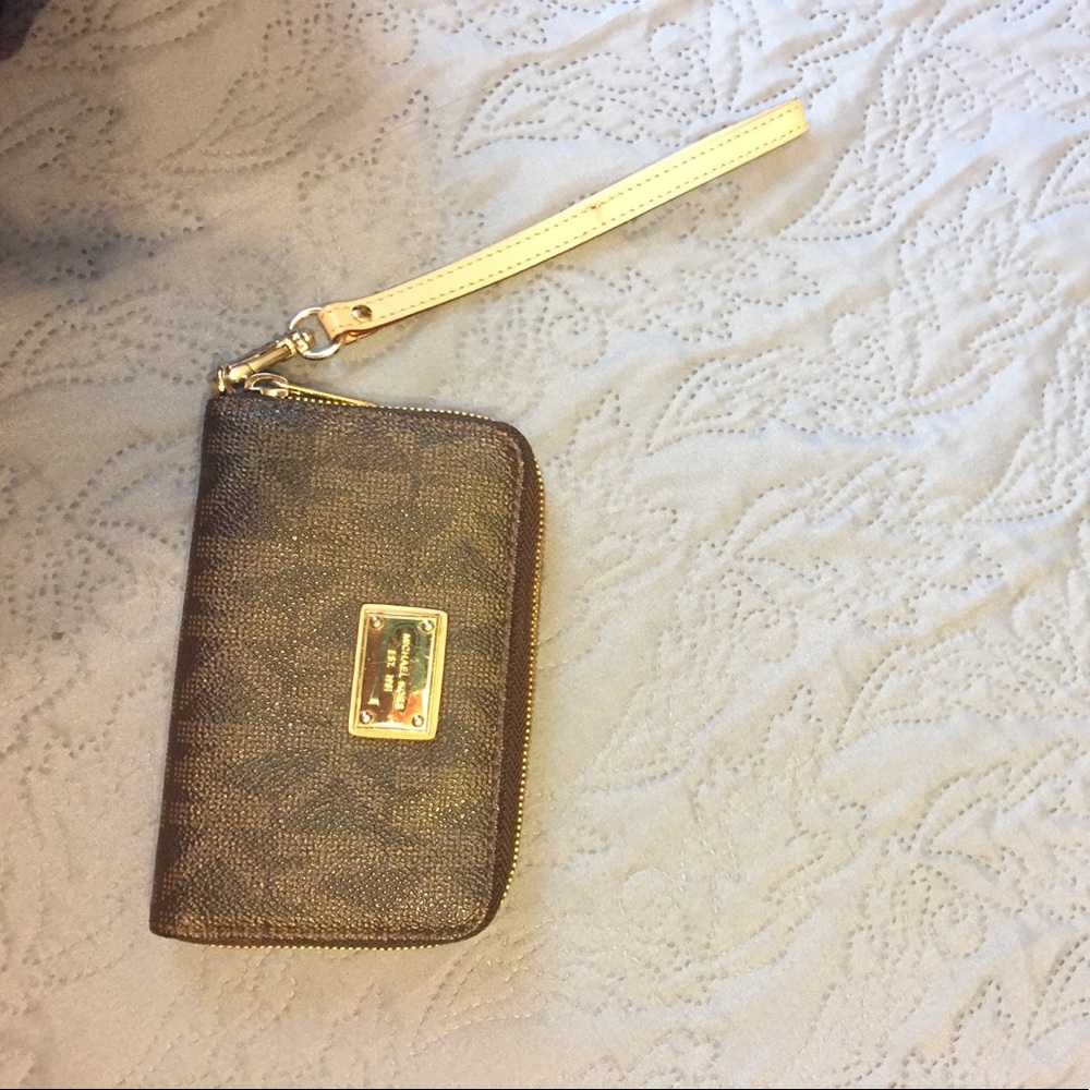 Michael Kors Wristlet