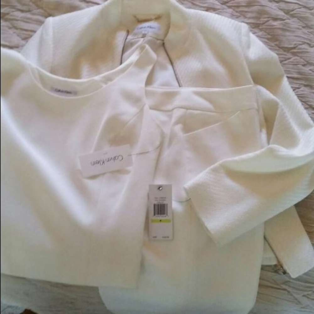 Calvin Klein 3 piece suit. Size 4