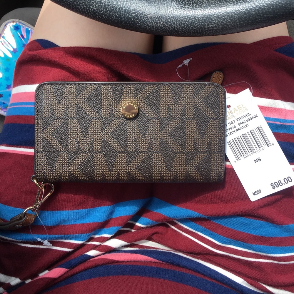 Michael Kors Jet Set Wristlet