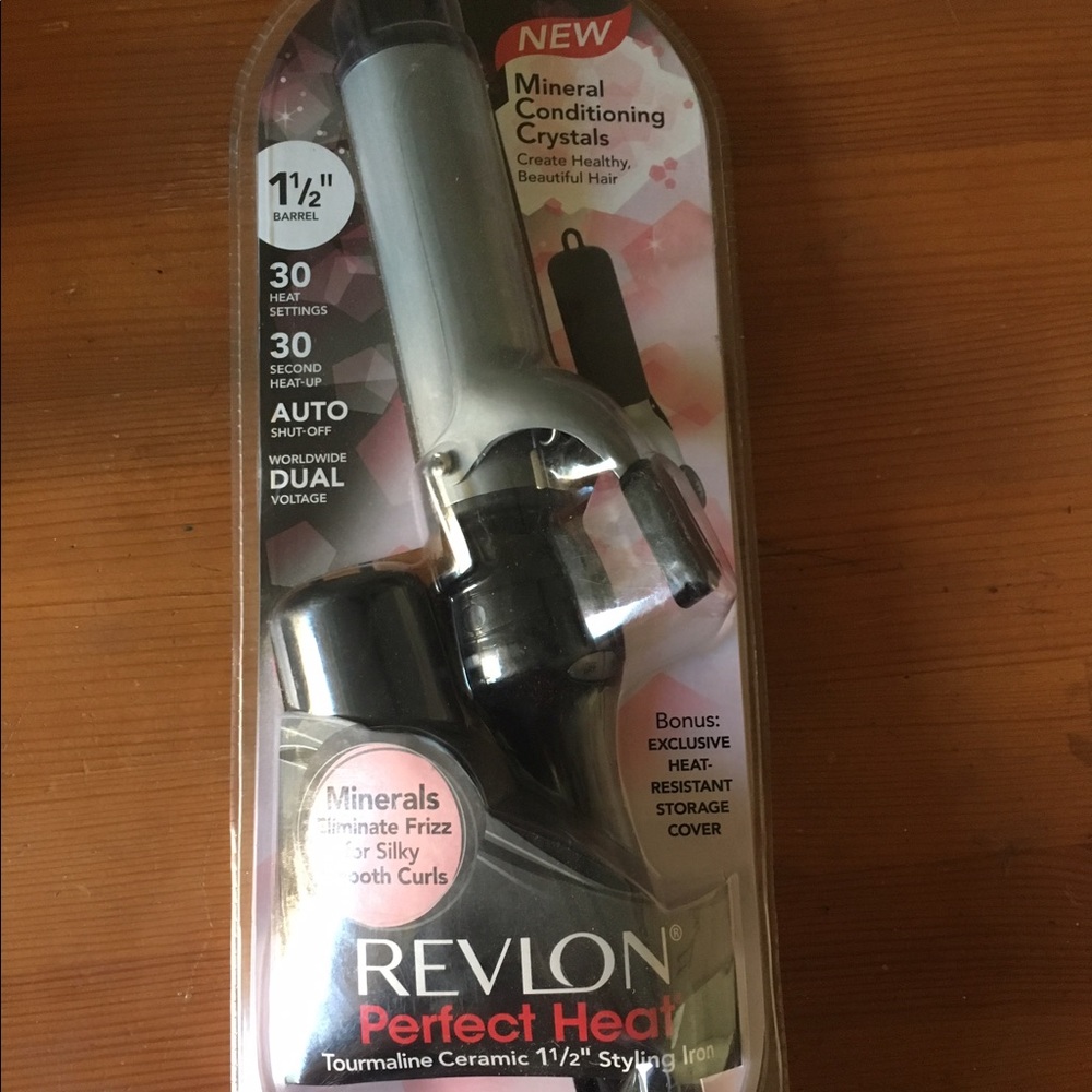New In Package Revlon Perfect Heat Styling Iron